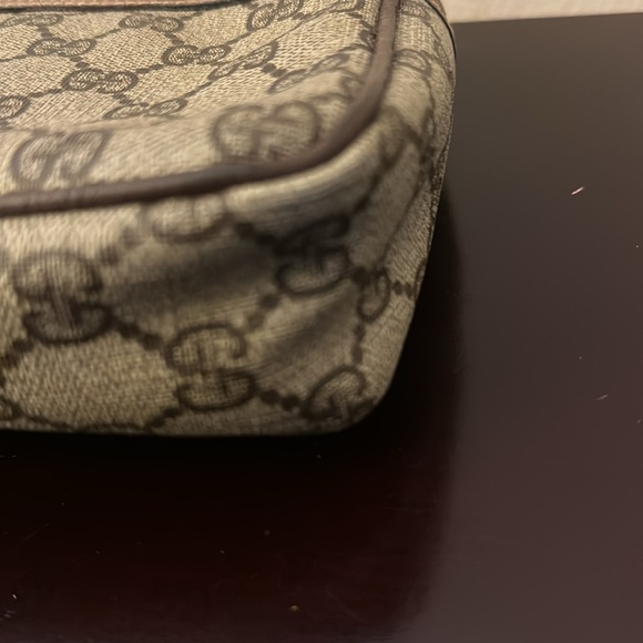 Gucci vintage clutch wristlet GUC! .comes with COA!! - Picture 4 of 11
